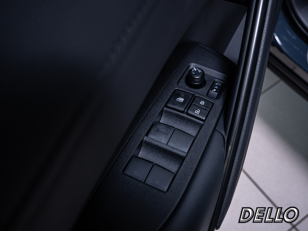 Fahrzeugansicht TOYOTA Corolla Cross 2.0 Hybrid FWD Team Deutschland - Bild 29