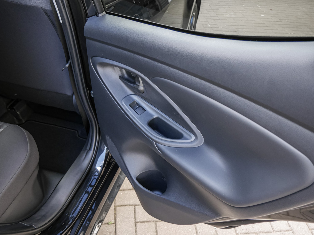 Fahrzeugansicht TOYOTA Yaris 1.5 Hybrid Teamplayer - Bild 7