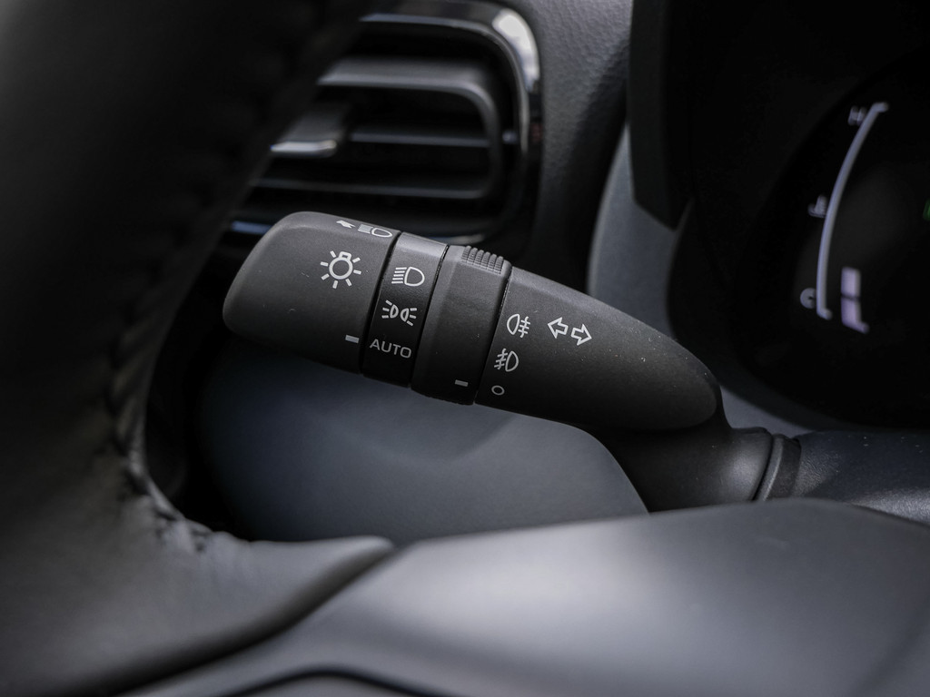 Fahrzeugansicht TOYOTA Yaris 1.5 Hybrid Teamplayer - Bild 27