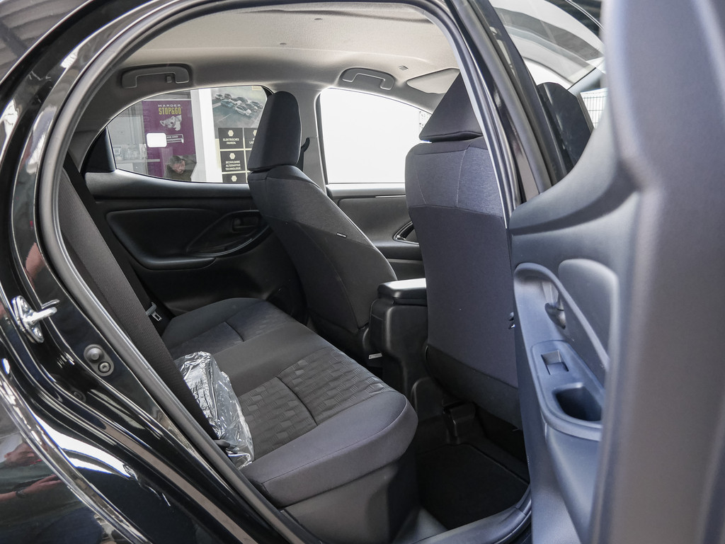 Fahrzeugansicht TOYOTA Yaris 1.5 Hybrid Teamplayer - Bild 6