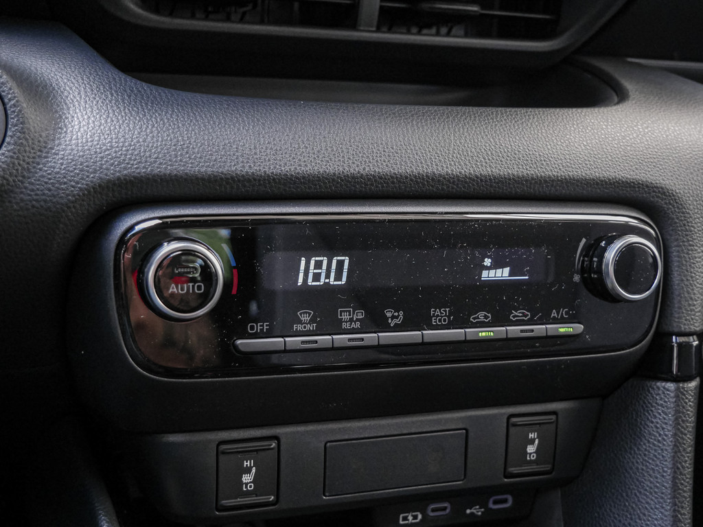 Fahrzeugansicht TOYOTA Yaris 1.5 Hybrid Teamplayer - Bild 16