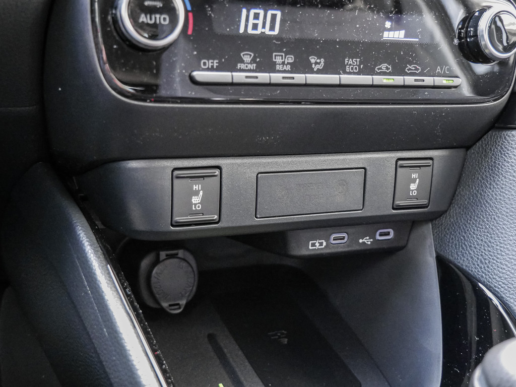 Fahrzeugansicht TOYOTA Yaris 1.5 Hybrid Teamplayer - Bild 17