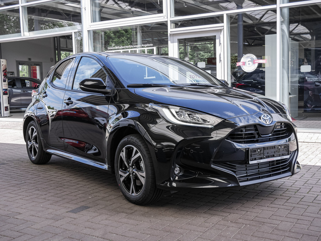 Fahrzeugansicht TOYOTA Yaris 1.5 Hybrid Teamplayer - Bild 23