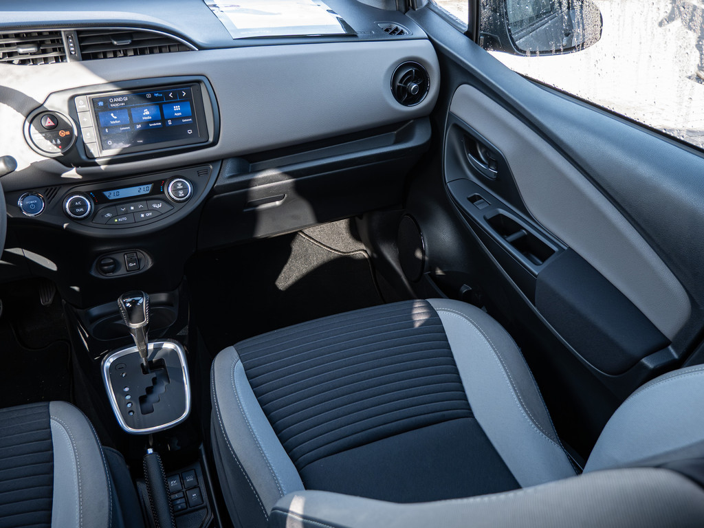 Fahrzeugansicht TOYOTA Yaris 1.5 Hybrid Style Selection - Bild 8