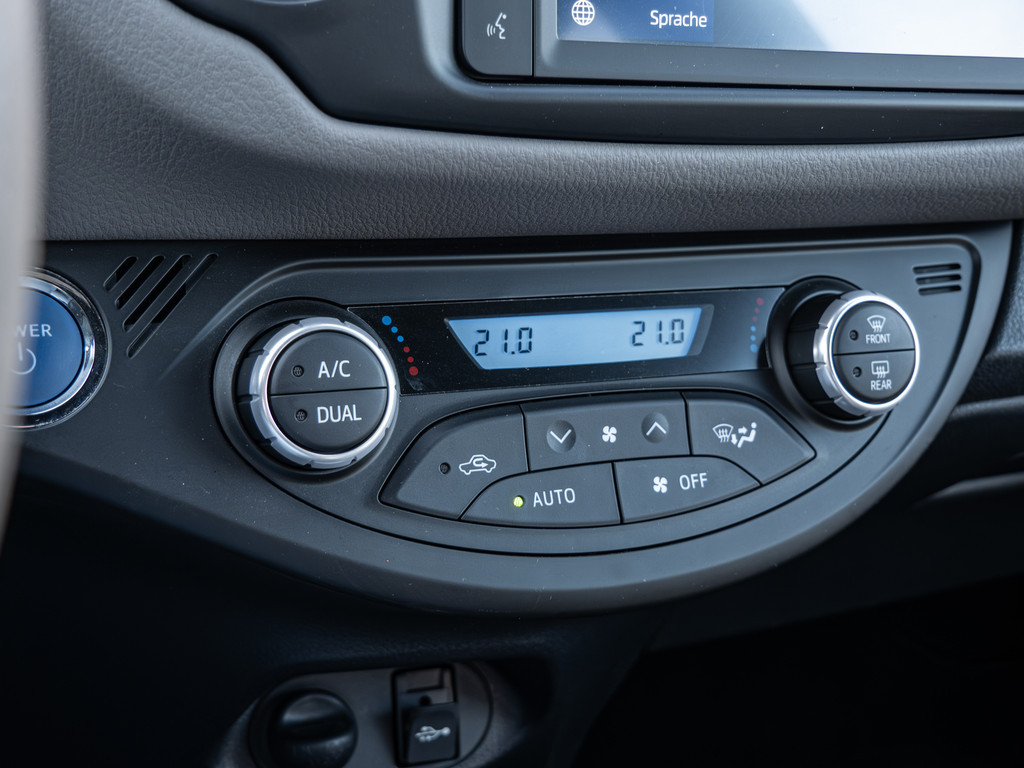 Fahrzeugansicht TOYOTA Yaris 1.5 Hybrid Style Selection - Bild 17