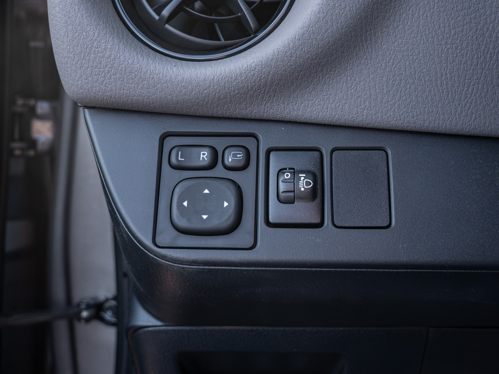 Fahrzeugansicht TOYOTA Yaris 1.5 Hybrid Style Selection - Bild 32