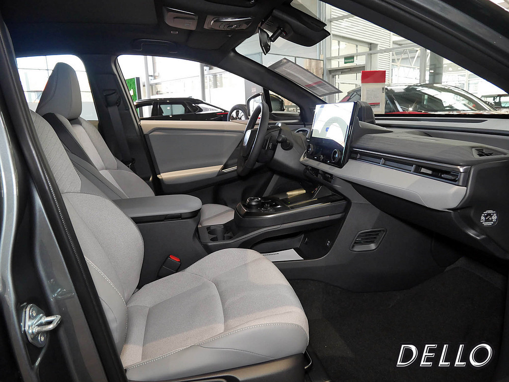 Fahrzeugansicht TOYOTA C-HR+ Lounge - Bild 40