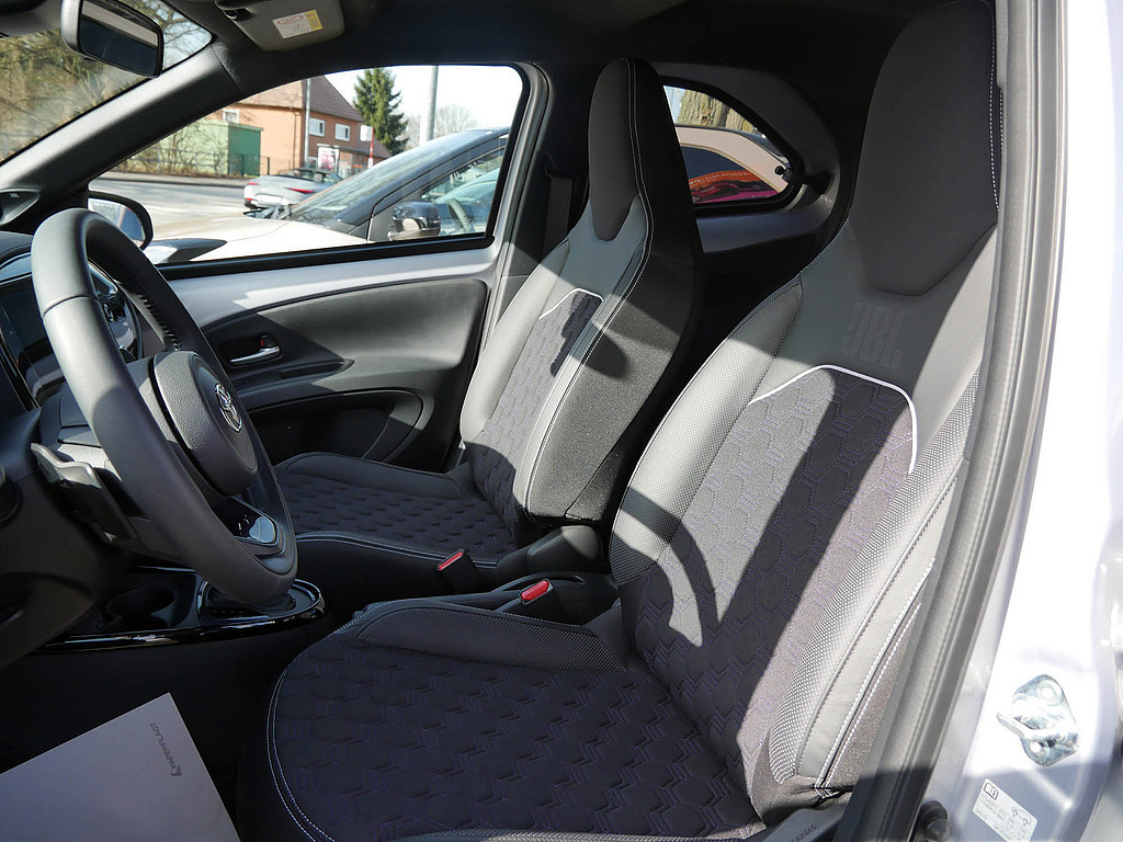 Fahrzeugansicht TOYOTA Aygo X 1.0 JBL Edition - Bild 11