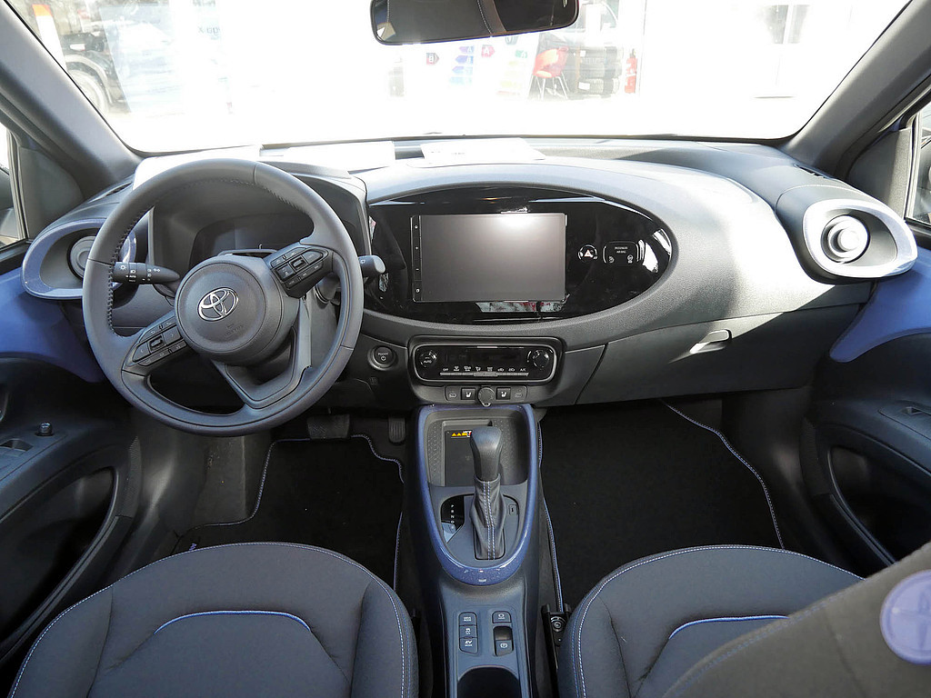 Fahrzeugansicht TOYOTA Aygo X 1.0 Teamplayer - Bild 3