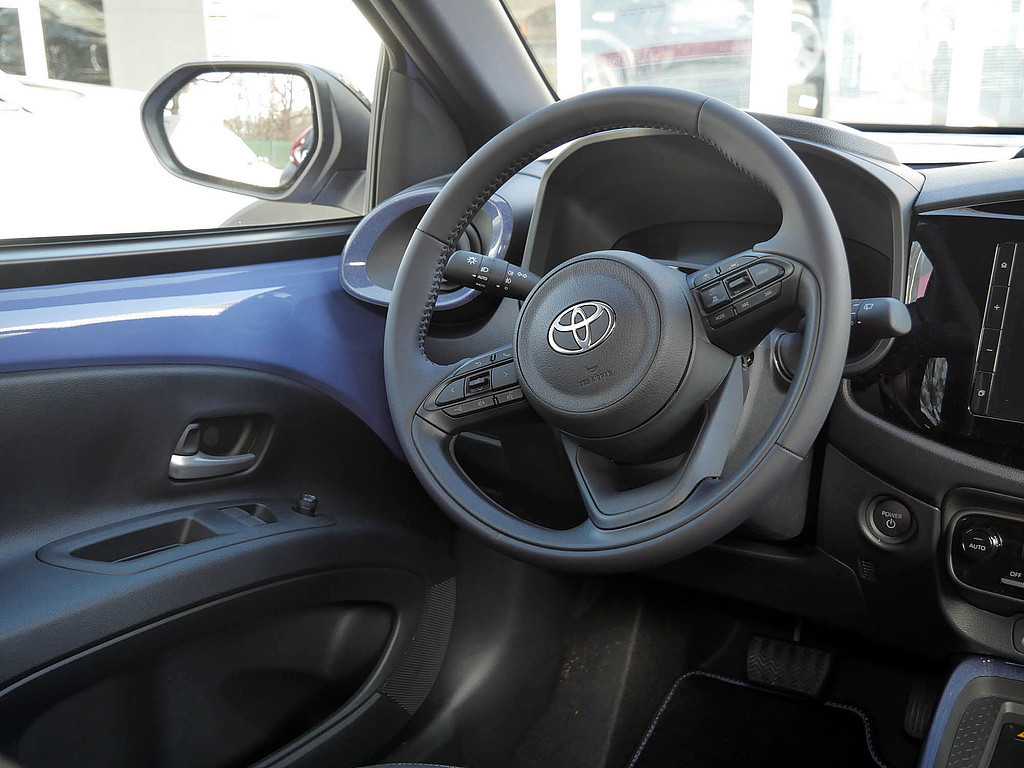 Fahrzeugansicht TOYOTA Aygo X 1.0 Teamplayer - Bild 4