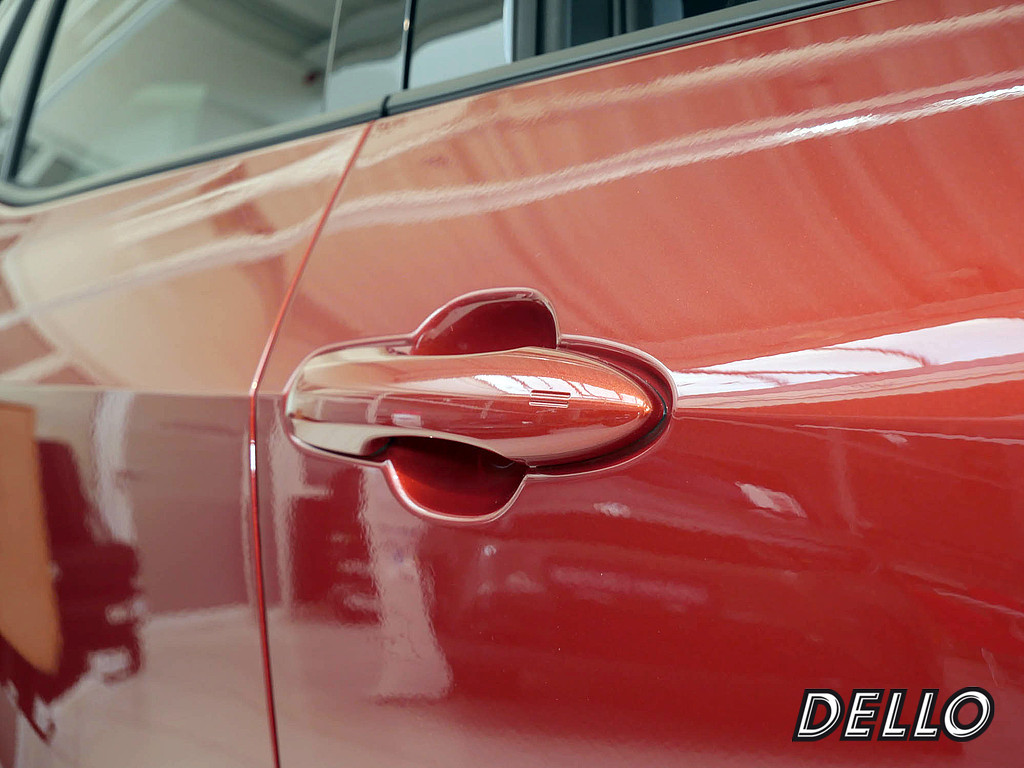 Fahrzeugansicht TOYOTA C-HR+ Lounge - Bild 5