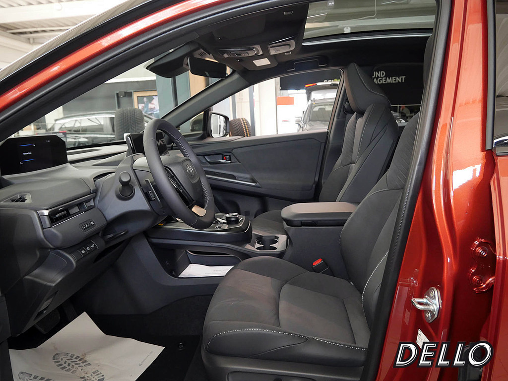 Fahrzeugansicht TOYOTA C-HR+ Lounge - Bild 10