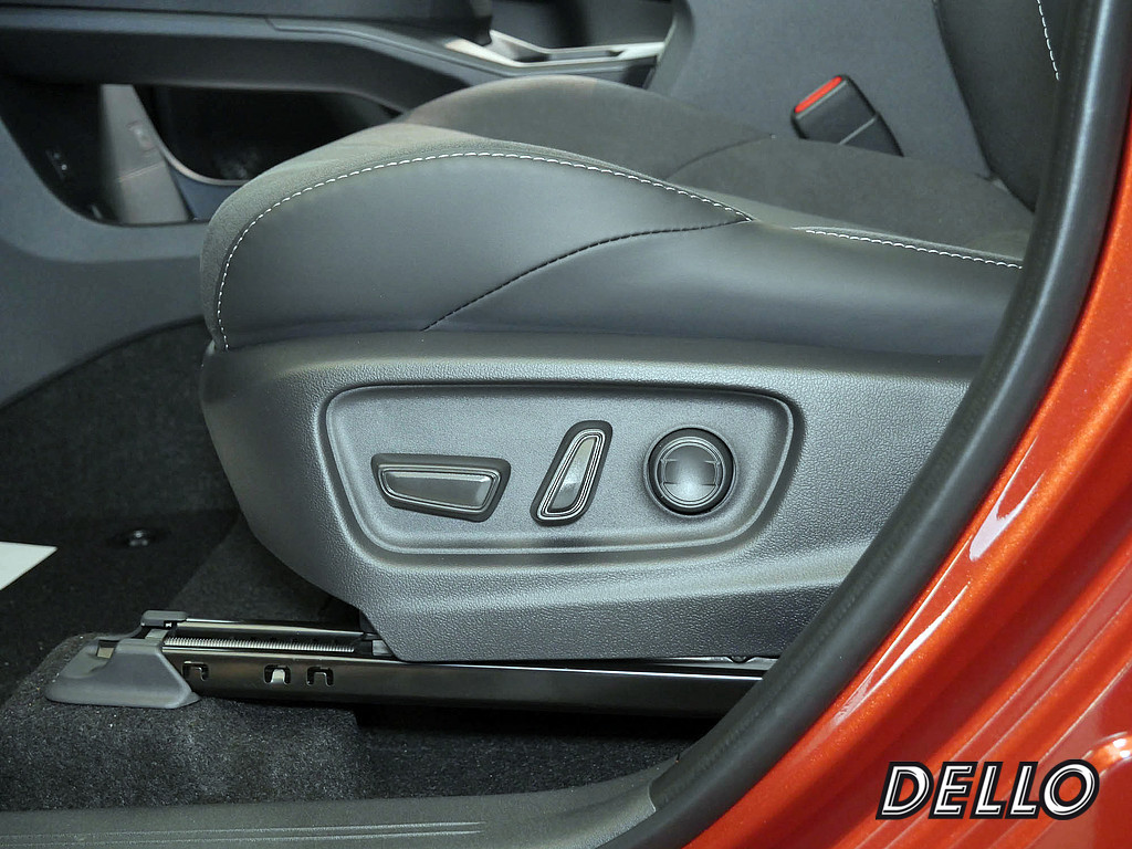 Fahrzeugansicht TOYOTA C-HR+ Lounge - Bild 13