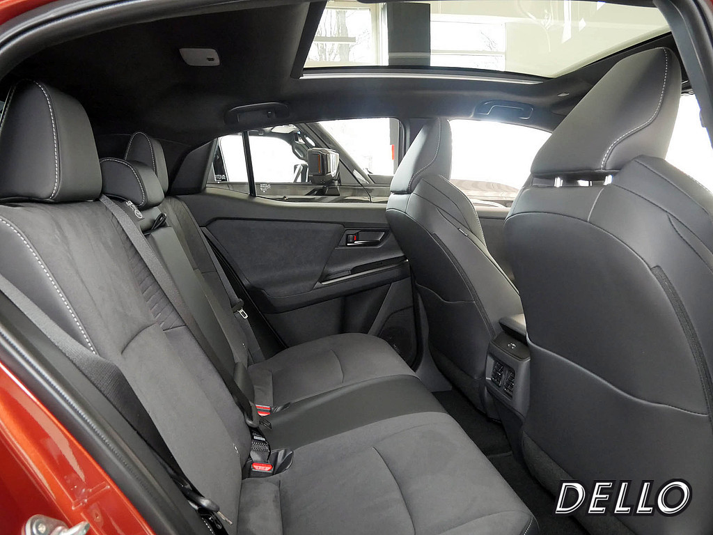 Fahrzeugansicht TOYOTA C-HR+ Lounge - Bild 41