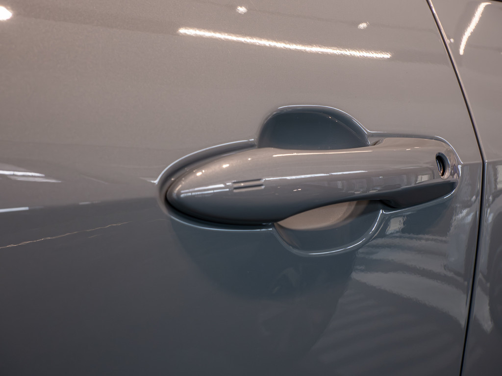 Fahrzeugansicht TOYOTA C-HR + Teamplayer - Bild 10