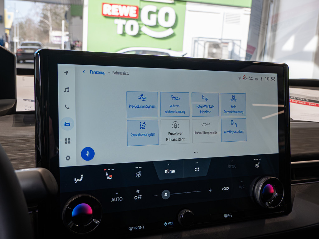 Fahrzeugansicht TOYOTA C-HR + Teamplayer - Bild 17