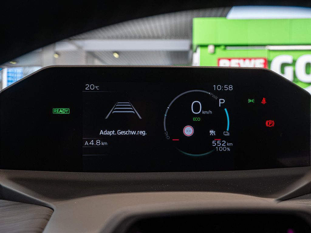 Fahrzeugansicht TOYOTA C-HR + Teamplayer - Bild 24