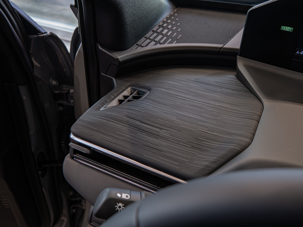 Fahrzeugansicht TOYOTA C-HR + Teamplayer - Bild 29