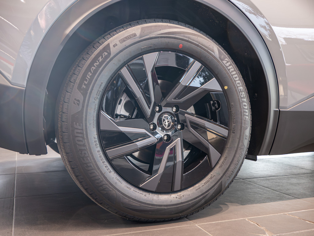 Fahrzeugansicht TOYOTA C-HR + Teamplayer - Bild 38