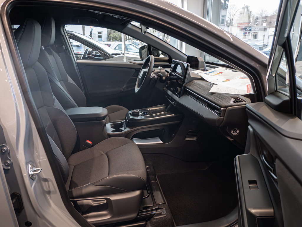 Fahrzeugansicht TOYOTA C-HR + Teamplayer - Bild 40