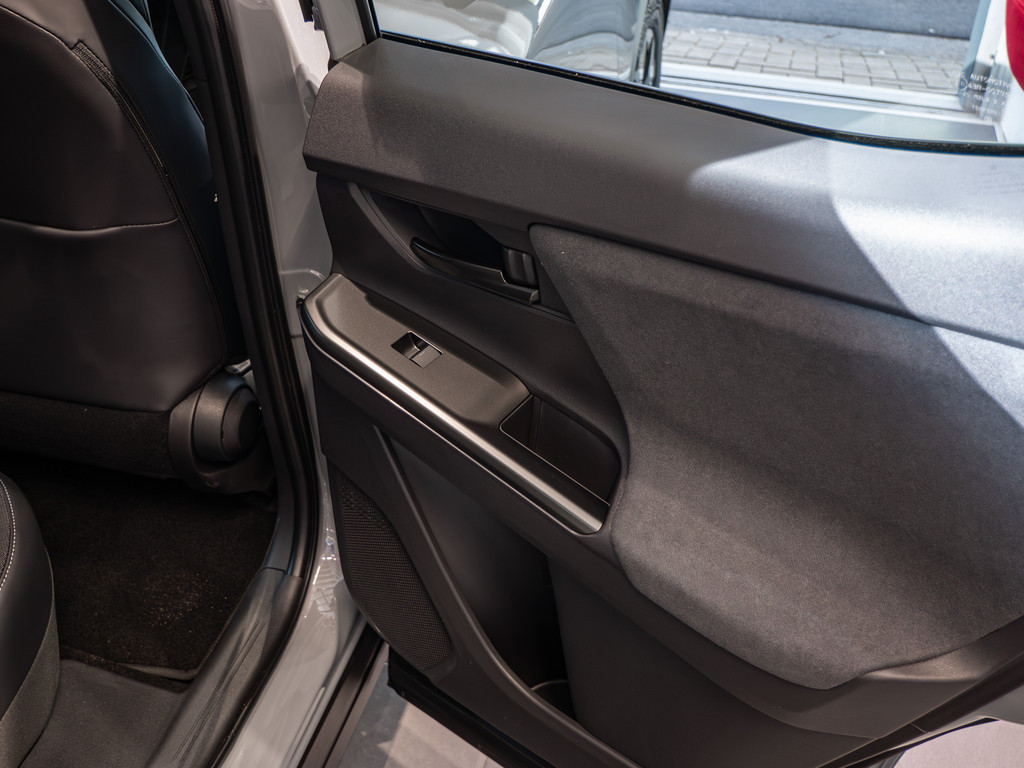 Fahrzeugansicht TOYOTA C-HR + Teamplayer - Bild 5