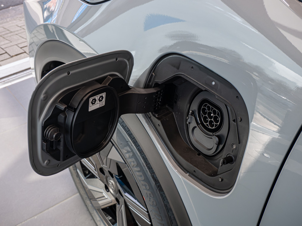 Fahrzeugansicht TOYOTA C-HR + Teamplayer - Bild 9