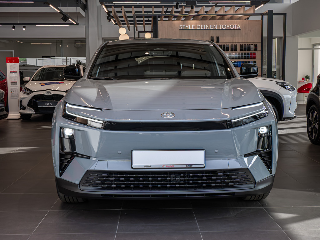 Fahrzeugansicht TOYOTA C-HR + Teamplayer - Bild 12