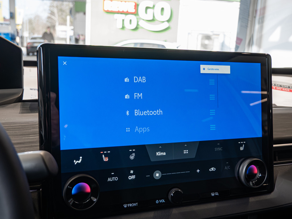 Fahrzeugansicht TOYOTA C-HR + Teamplayer - Bild 15