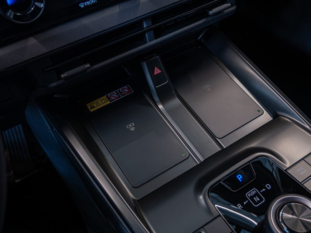 Fahrzeugansicht TOYOTA C-HR + Teamplayer - Bild 19