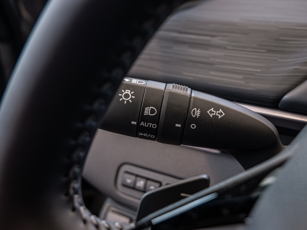 Fahrzeugansicht TOYOTA C-HR + Teamplayer - Bild 25