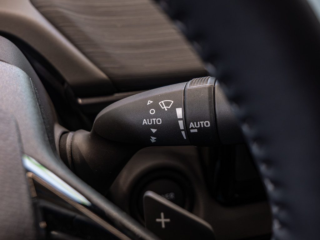 Fahrzeugansicht TOYOTA C-HR + Teamplayer - Bild 26