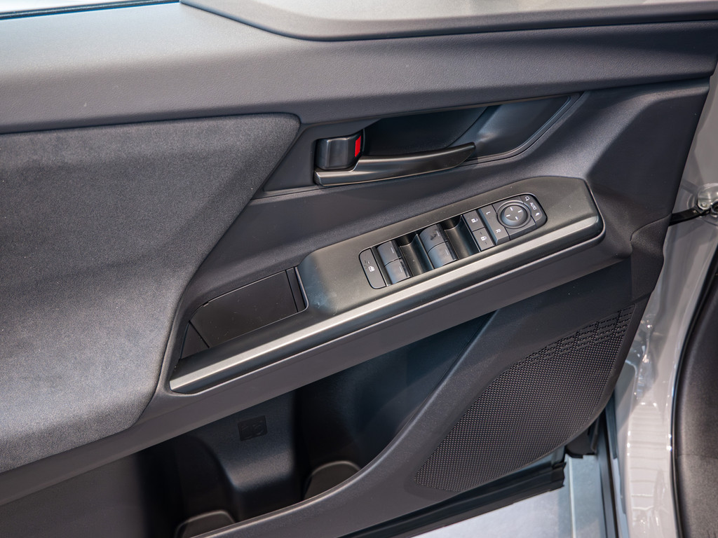 Fahrzeugansicht TOYOTA C-HR + Teamplayer - Bild 33