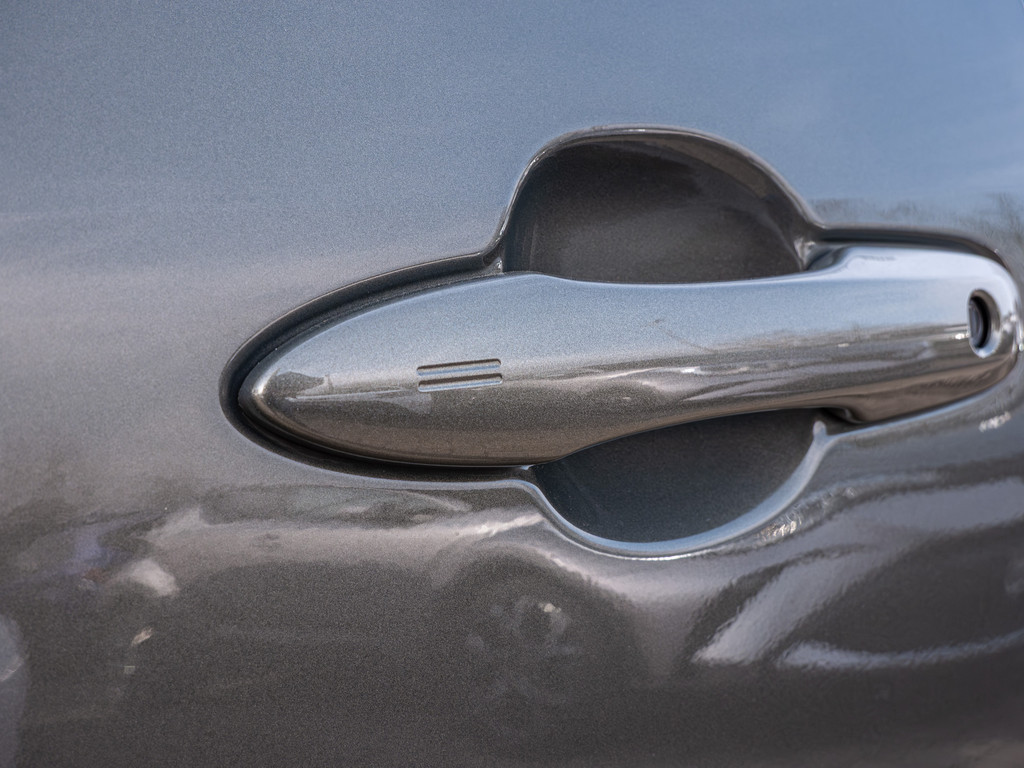 Fahrzeugansicht TOYOTA Yaris Cross Hybrid Team D - Bild 3