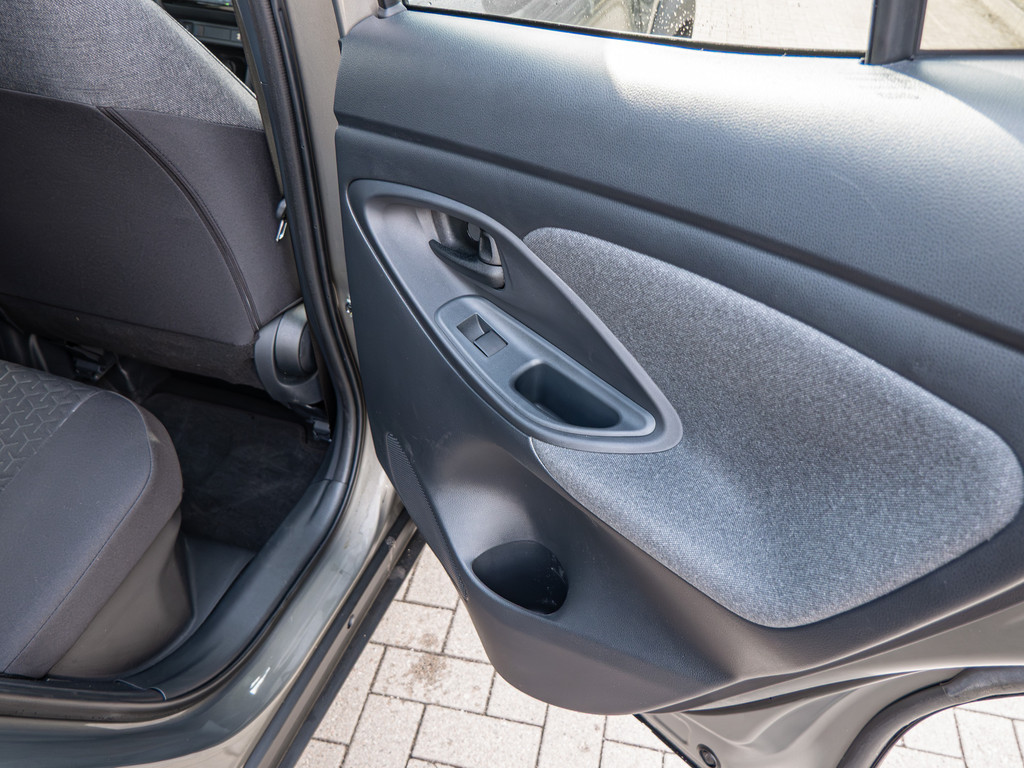 Fahrzeugansicht TOYOTA Yaris Cross Hybrid Team D - Bild 8