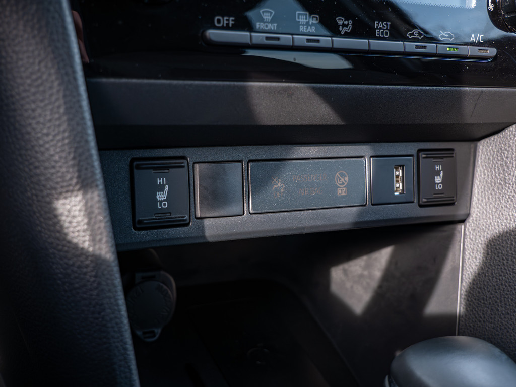 Fahrzeugansicht TOYOTA Yaris Cross Hybrid Team D - Bild 20