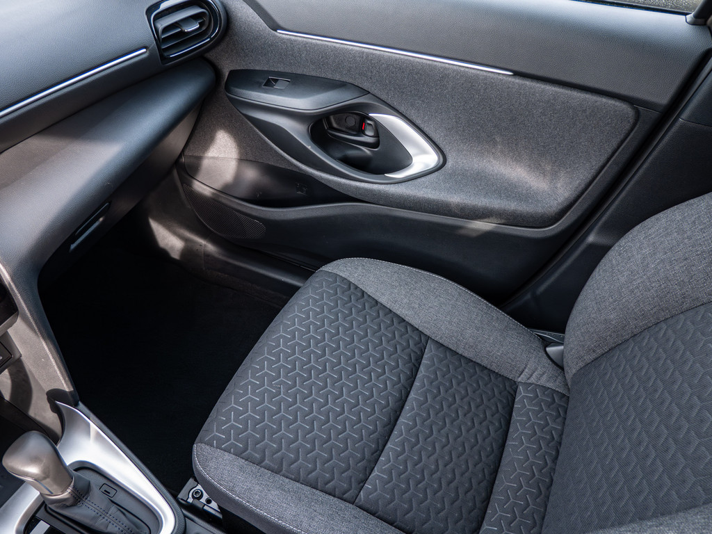 Fahrzeugansicht TOYOTA Yaris Cross Hybrid Team D - Bild 25