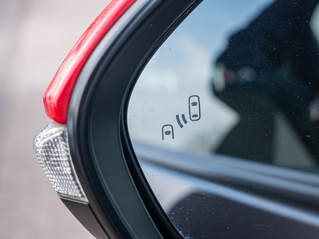 Fahrzeugansicht TOYOTA Yaris Hybrid 1.5 VVT-i Tokyo Spirit - Bild 3