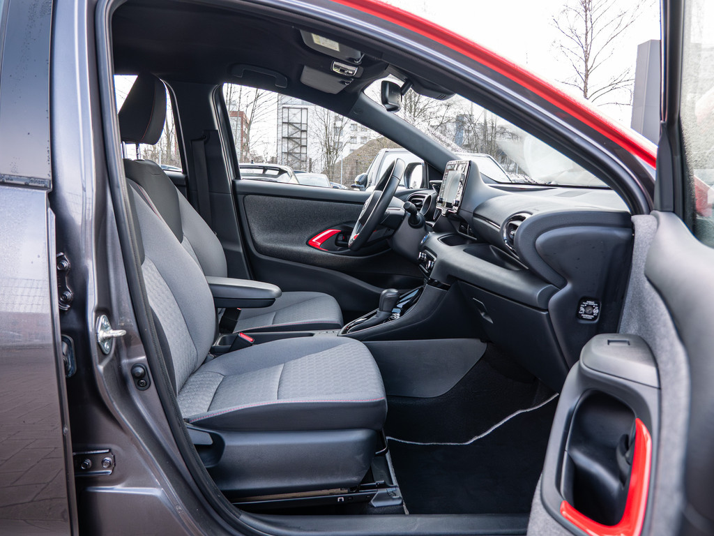 Fahrzeugansicht TOYOTA Yaris Hybrid 1.5 VVT-i Tokyo Spirit - Bild 5