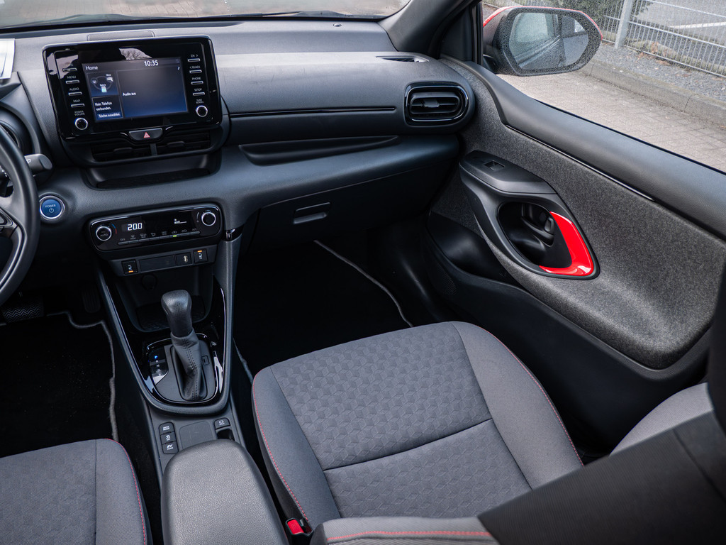 Fahrzeugansicht TOYOTA Yaris Hybrid 1.5 VVT-i Tokyo Spirit - Bild 9