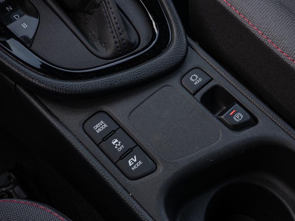 Fahrzeugansicht TOYOTA Yaris Hybrid 1.5 VVT-i Tokyo Spirit - Bild 20