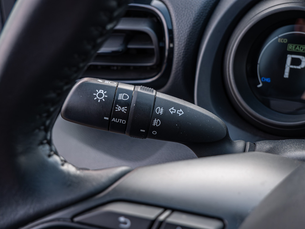 Fahrzeugansicht TOYOTA Yaris Hybrid 1.5 VVT-i Tokyo Spirit - Bild 27