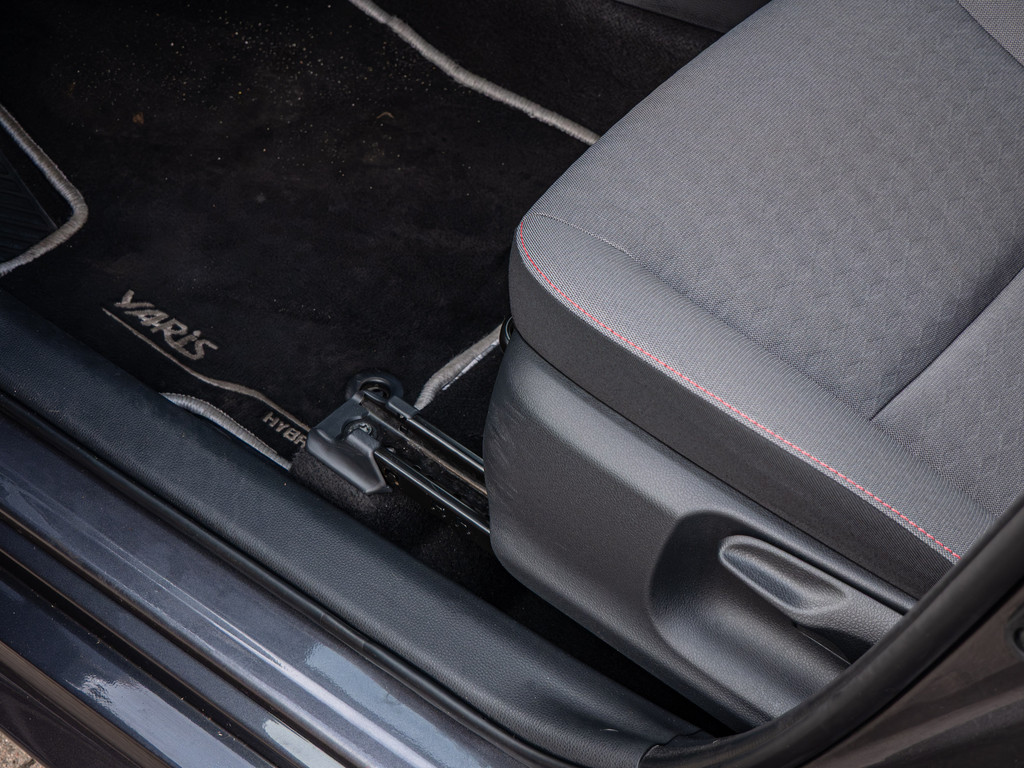 Fahrzeugansicht TOYOTA Yaris Hybrid 1.5 VVT-i Tokyo Spirit - Bild 33