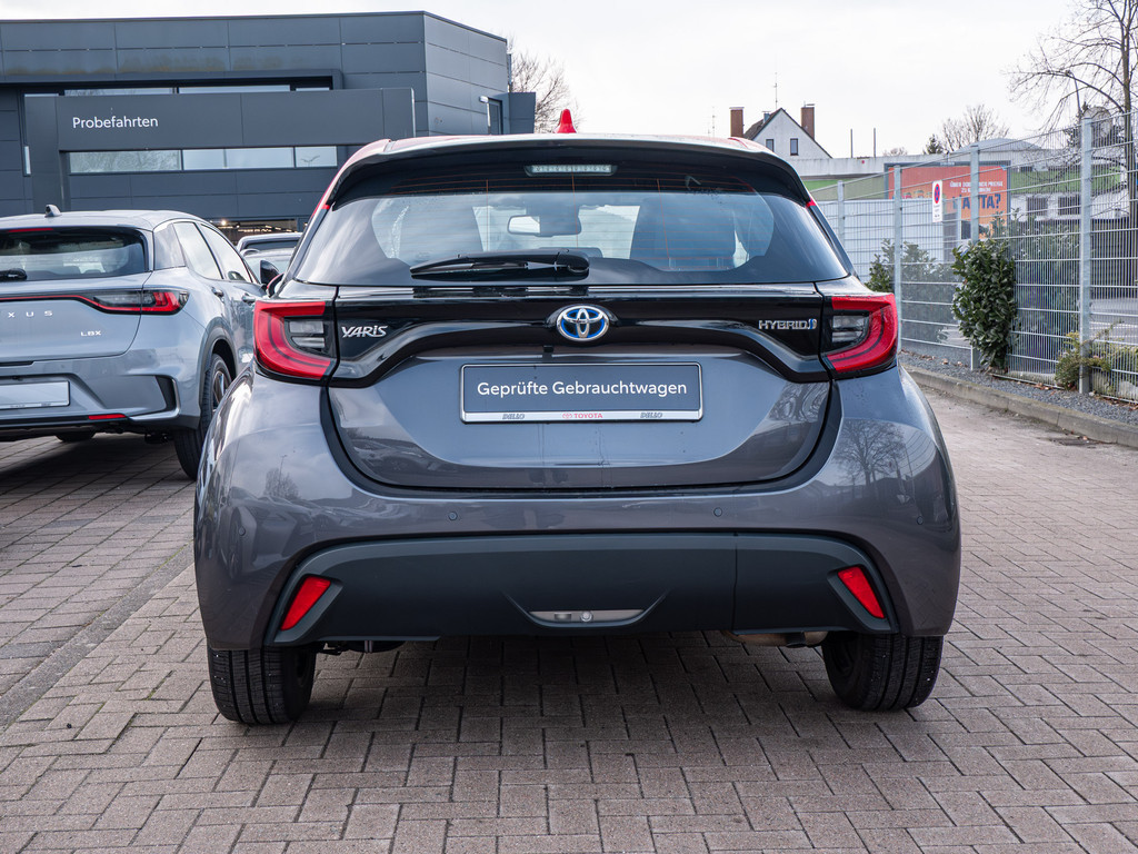 Fahrzeugansicht TOYOTA Yaris Hybrid 1.5 VVT-i Tokyo Spirit - Bild 42