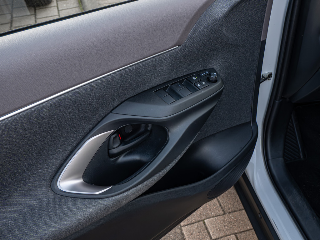 Fahrzeugansicht TOYOTA Yaris Cross 1.5 Hybrid FWD Elegant - Bild 37