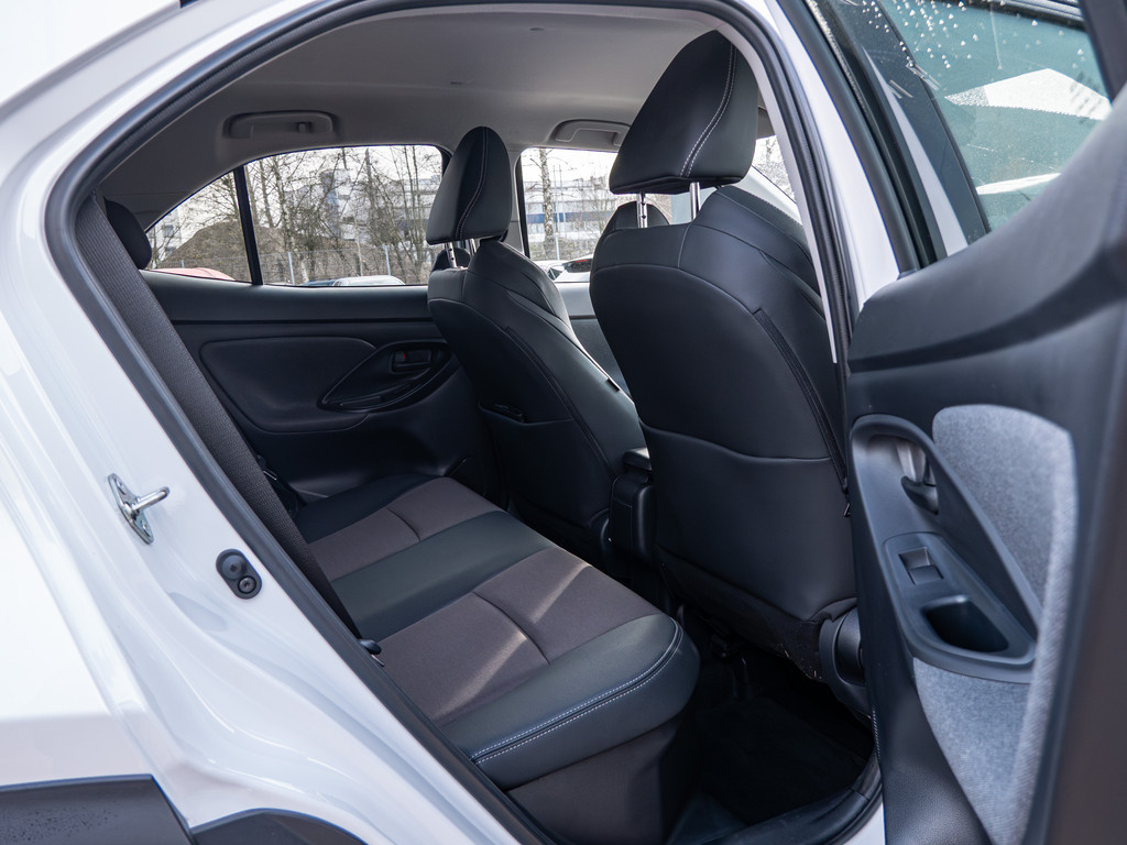 Fahrzeugansicht TOYOTA Yaris Cross 1.5 Hybrid FWD Elegant - Bild 2