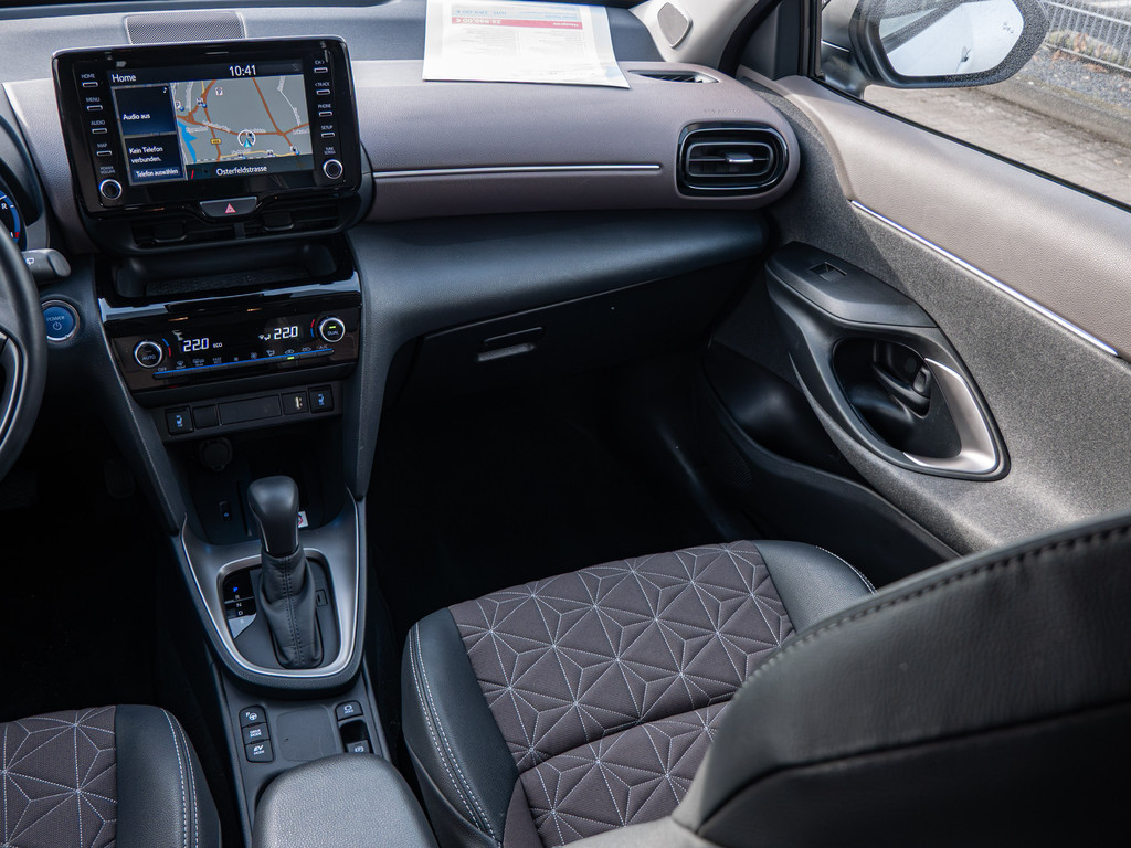 Fahrzeugansicht TOYOTA Yaris Cross 1.5 Hybrid FWD Elegant - Bild 5