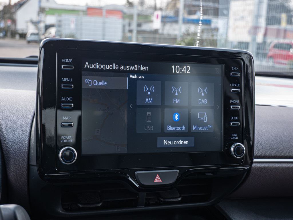 Fahrzeugansicht TOYOTA Yaris Cross 1.5 Hybrid FWD Elegant - Bild 14