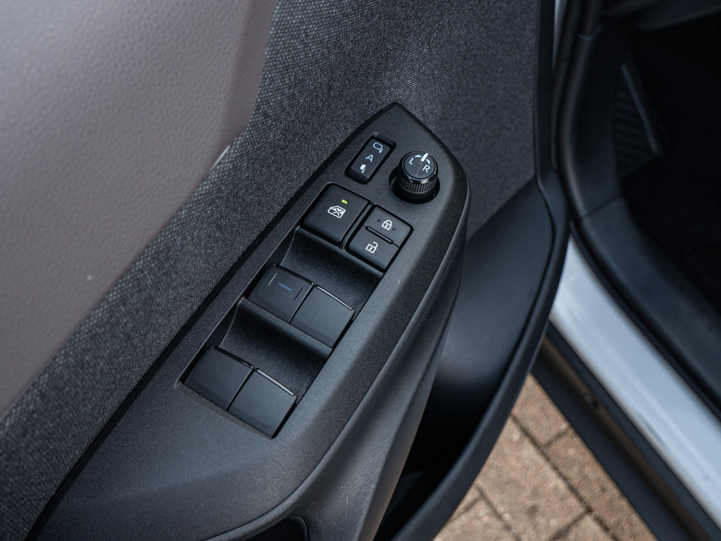 Fahrzeugansicht TOYOTA Yaris Cross 1.5 Hybrid FWD Elegant - Bild 38