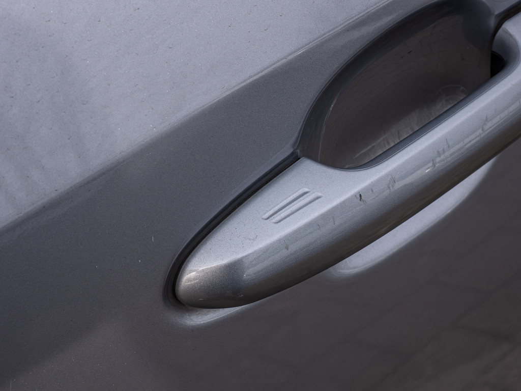 Fahrzeugansicht TOYOTA RAV4 2.5 Plug-in Hybrid 4x4 - Bild 3