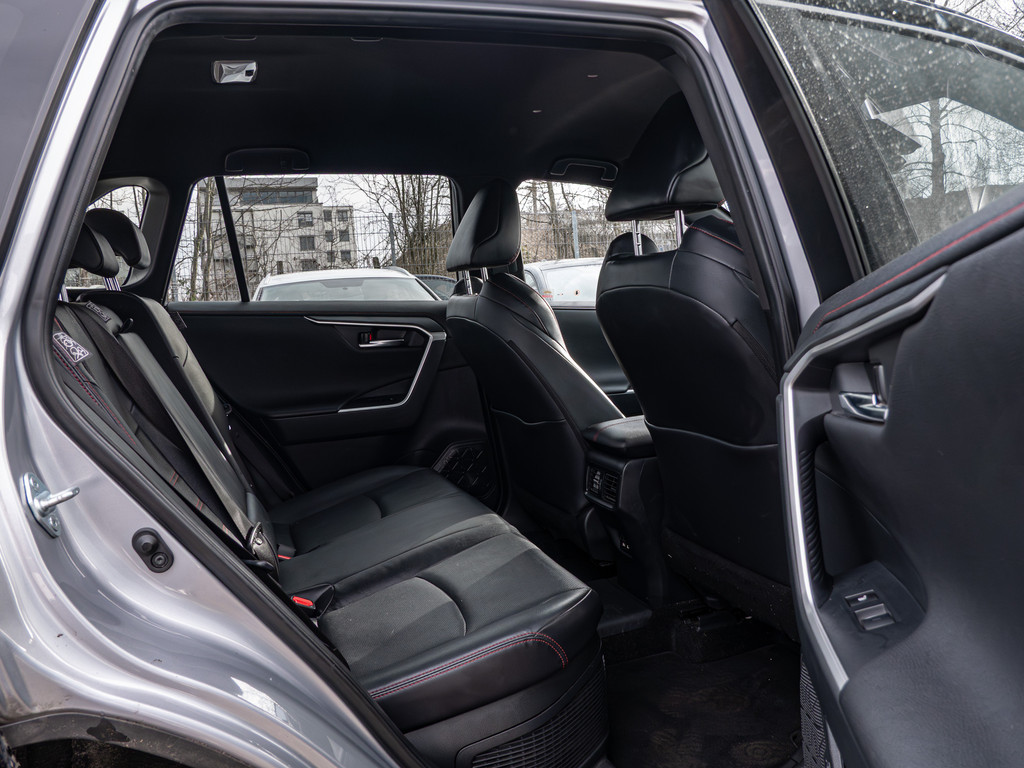 Fahrzeugansicht TOYOTA RAV4 2.5 Plug-in Hybrid 4x4 - Bild 6